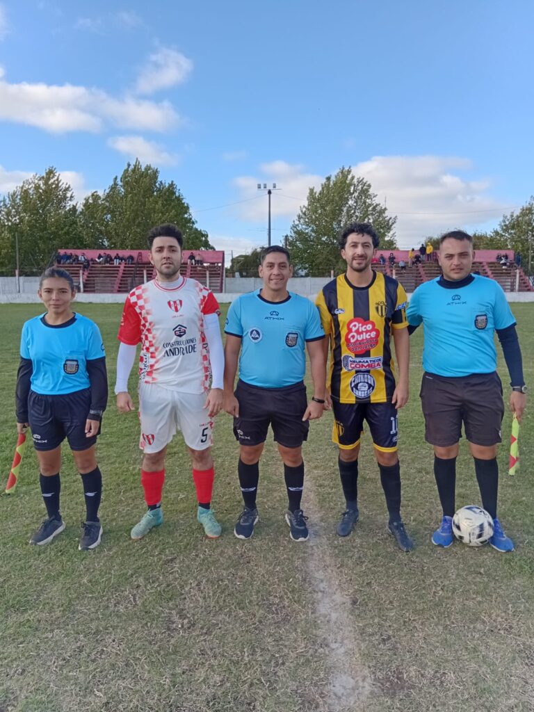 El Hollín ganó y también es puntero