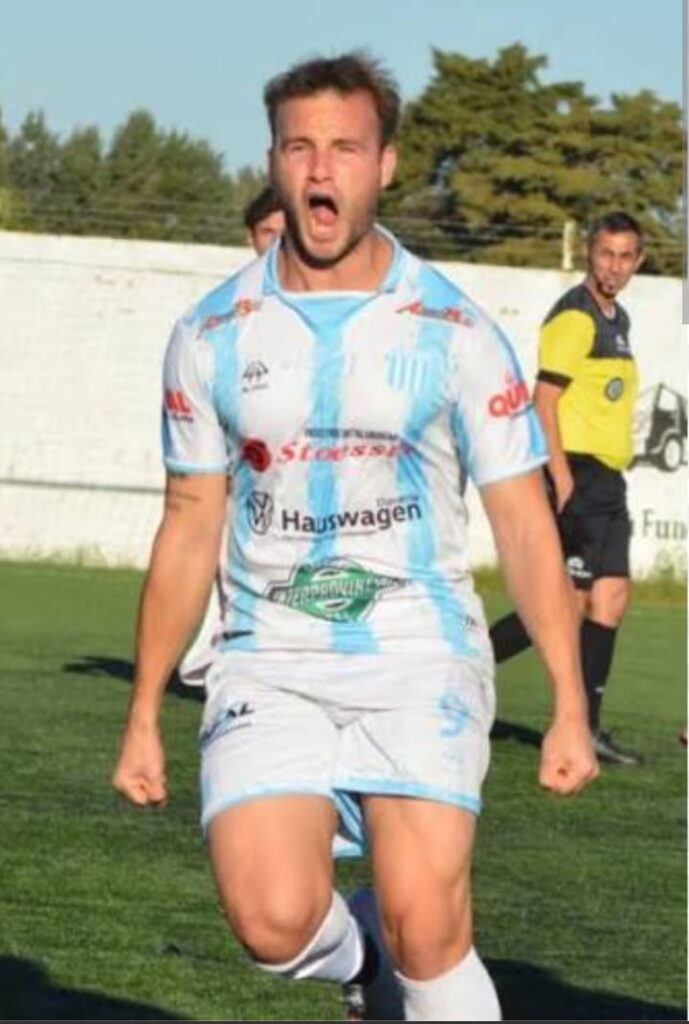 Listo para poder gritar sus goles