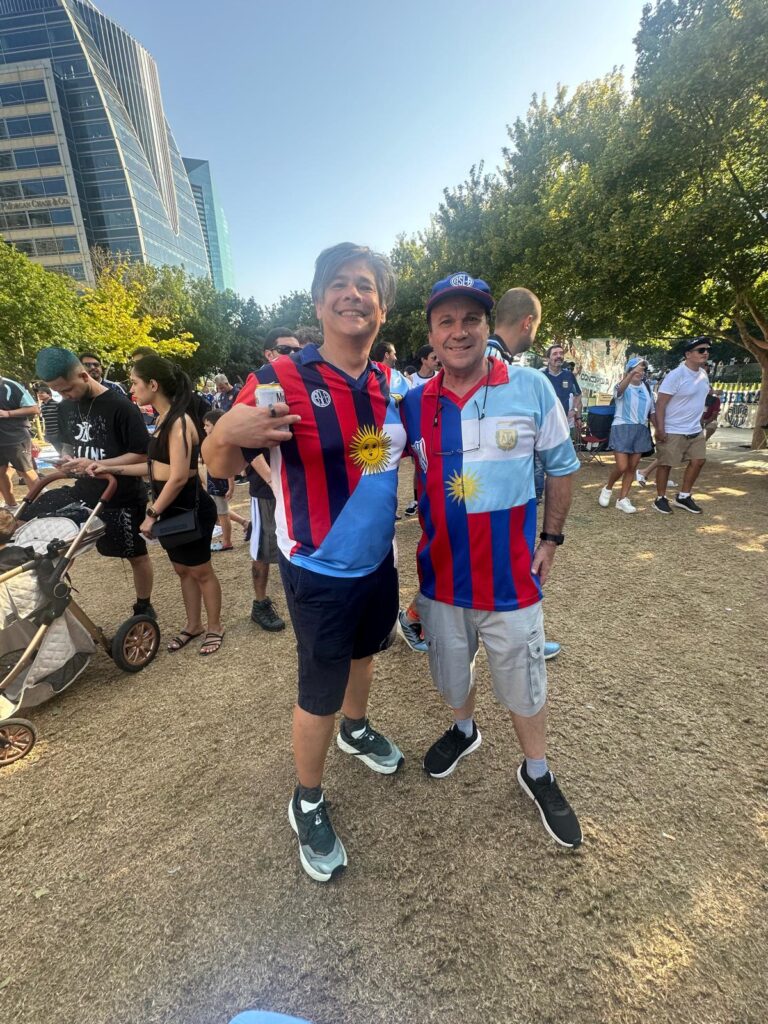 Julio López, florense desde Dallas para FM Alpha: 