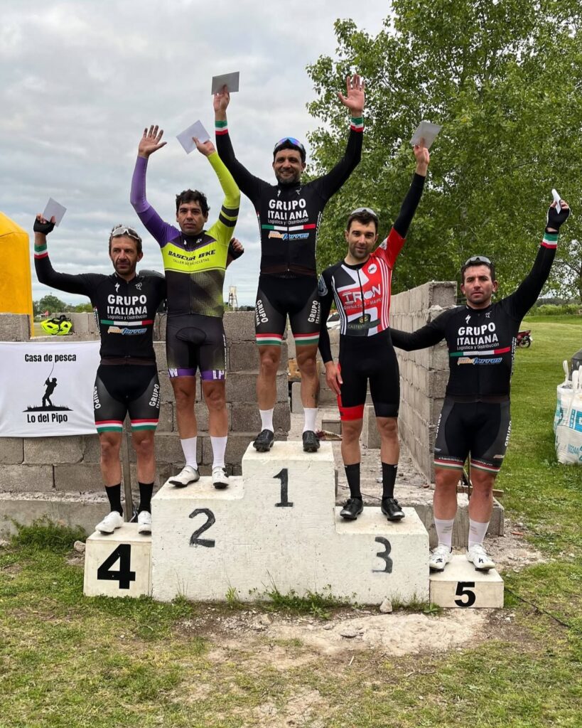 Ciclismo: atractivas competencias en la pista municipal 
